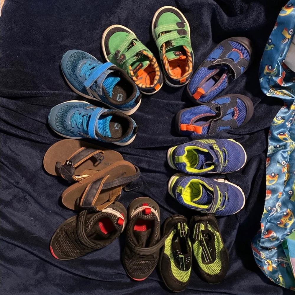 Toddler Shoe Lot with 7 pairs